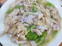 青椒炖豆腐皮-贤花饭店(城阳店)