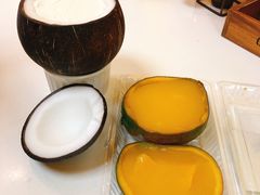 -志龙皇冠吃货椰子铺