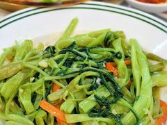 -明本湛江鸡•海鲜小厨(陈家祠店)