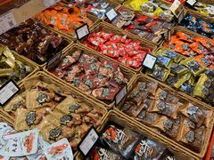 零售区-来伊份(曹安公路三店)