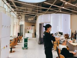 -PE SALON 