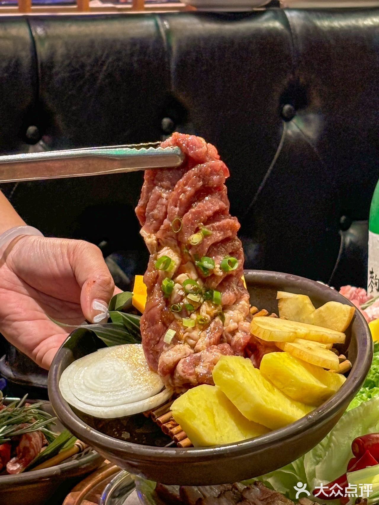 卧卧卧…吃个烤肉竟然烧起来了