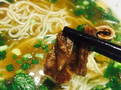 -牛吃草牛肉面(甬港南路店)