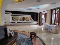 -皇马海口湾海景酒店(万绿园秀英港店)
