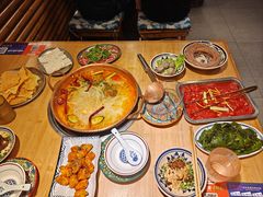 -洱火云南酸菜牛肉火锅(石景山当代商城店)