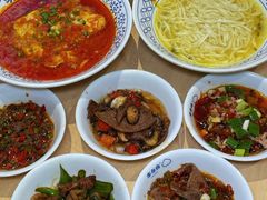 -李与白包子铺(桐梓林店)