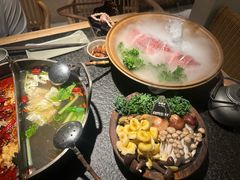 -三出山火锅(南京万象天地店)