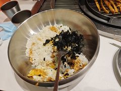 -山野的朋友露营炭火烤肉