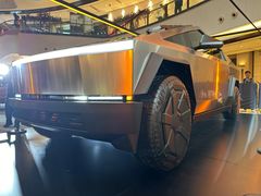 -TESLA 特斯拉(上海太古汇体验店)