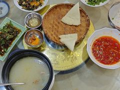-三锅莊·牦牛肉火锅·香格里拉特色藏餐宴请餐厅(菱角塘路店)