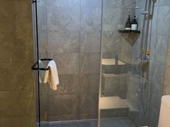 -IU酒店(广州白云站百信广场店)