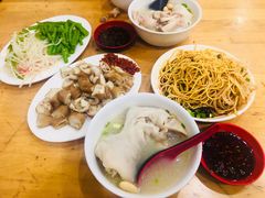 -雷祖芳老妈蹄花店