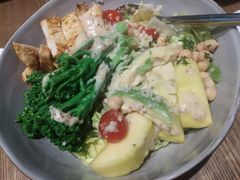 鸡肉牛油果芒果色拉-Wagas沃歌斯(合生汇店)
