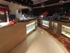 自助取餐区-荣誉国际酒店-云顶旋转餐厅