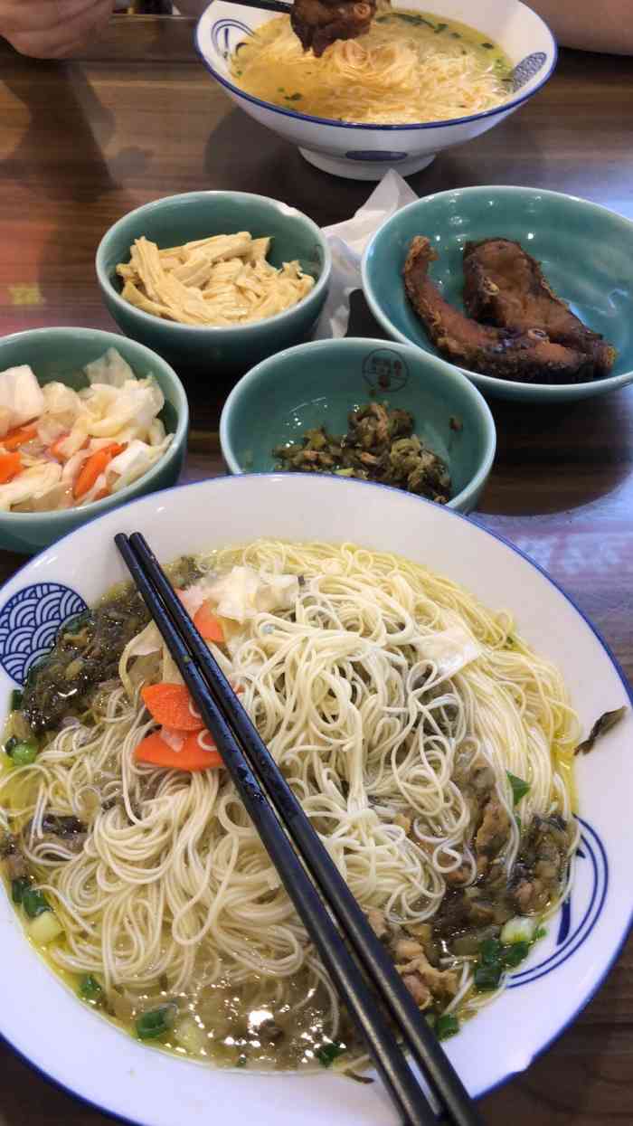 新万鑫银丝面馆(美湖店)