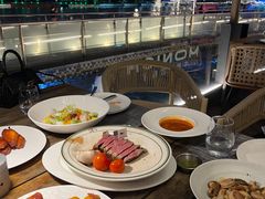 -MONICH牛排融合餐厅(和义大道购物中心店)