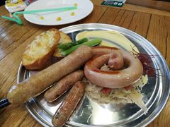 -汽车博物馆主题餐厅
