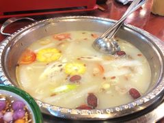 招牌鲜骨汤-草本味·市井羊肉馆(新开铺总店)