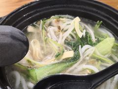 -丽虹云南过桥米线(兴工街店)