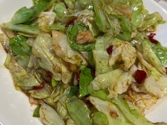 -阿瓦山寨·湘菜现炒·剁椒鱼头王(咸阳总店)
