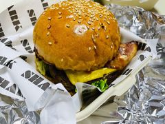 美式经典牛肉汉堡-shark burger·鲨鱼汉堡(交子大道店)