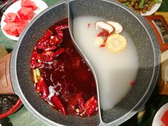 鸳鸯锅-老灶堂文创火锅(文艺路店)