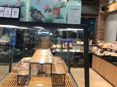 面包甜点陈列柜-皇冠幸福里动物奶油生日蛋糕(万达店)