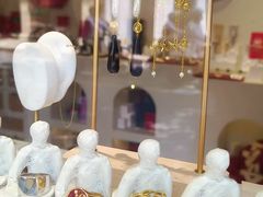 -LADY FAFA(巨鹿路陕西南路路口店)