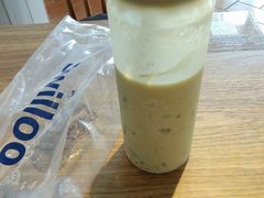 特色牛油果奶昔-新加坡斯味洛·鲜奶茶(石牌东店)