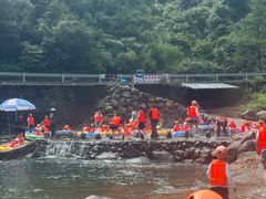 -安吉龙王山峡谷漂流