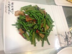 凉瓜豆角炒叉烧-梓程海鲜大酒家