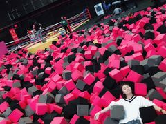 -嘿哟动霸CHUA·新潮玩运动娱乐中心·蹦床滑冰团建乐园