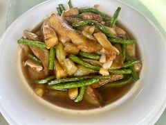 -红栌温泉山庄生态美食餐厅