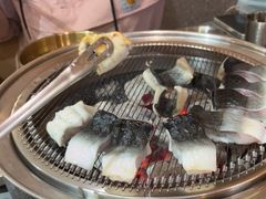 -围炉肉舍•炭烤活鳗•丹东海鲜烤肉(步行街店)