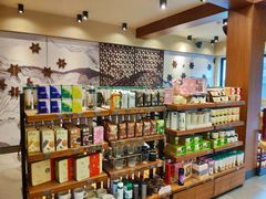 零售区-星巴克臻选(成都宽窄巷子店)