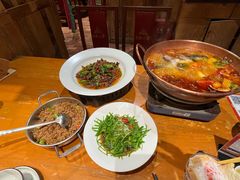 -老滇山寨•云南特色菜•地方菜•民族风情歌舞表演(金碧店)