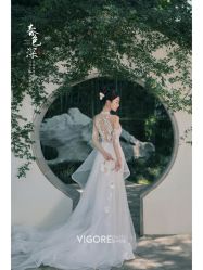 -雪中彩影婚纱摄影·微光艺术中心