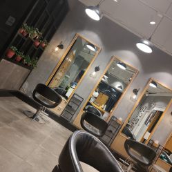 -时尚殿堂明星门店