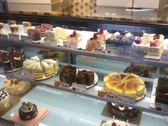 面包甜点陈列柜-匠造烘焙(上海湾店)