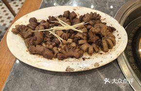 Steamed Pickled Pepper Pork Intestine