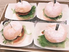 芝心手打牛肉堡-龙治汉堡(中华城店)