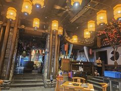 -帅巴人舅母子腊蹄民俗村