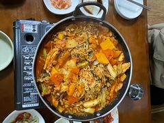 -亲昵春川鸡排(韩国美食街店)