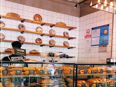 面包甜点陈列柜-81BAKERY(大学路店)