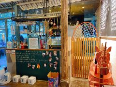 -喵屿·大理花园猫咖