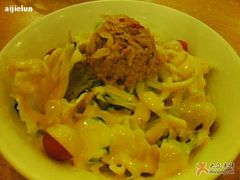 金枪鱼色拉-萨莉亚意式餐厅(特力时尚汇店)