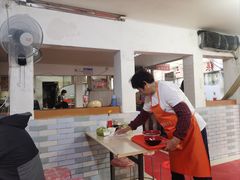-张阿三馄饨店