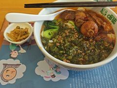 -呷佬·长沙手工米粉(金沙江路店)