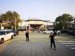 -平望服务区·停车场