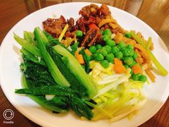 -武汉光谷广场杨家湾地铁站怡程酒店